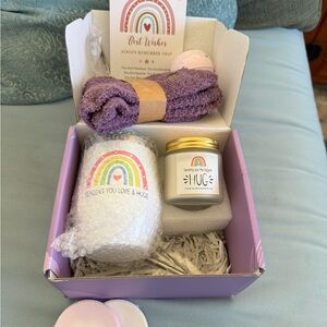 Cozy Purple Gift Set with Candle and Socks